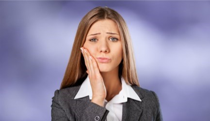 טיפול בדלקת חניכיים - תמונת אווירה